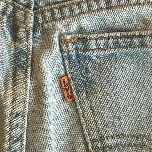 Levi’s 950 | 90’s Orange Tag Relaxed Fit, Tapered Leg Jeans - Picture 6 of 6